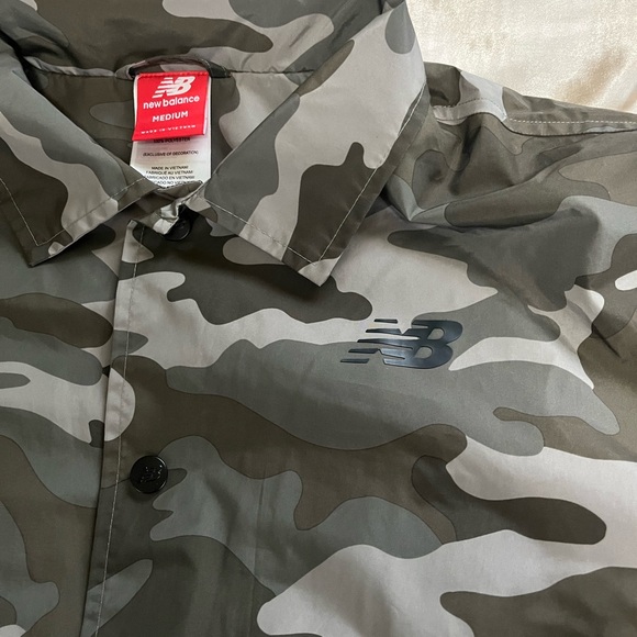 New Balance Camo Collared Windbreaker - Picture 3 of 6